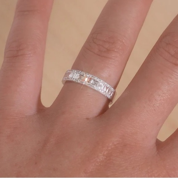 Wedding band - Picture 1 of 3